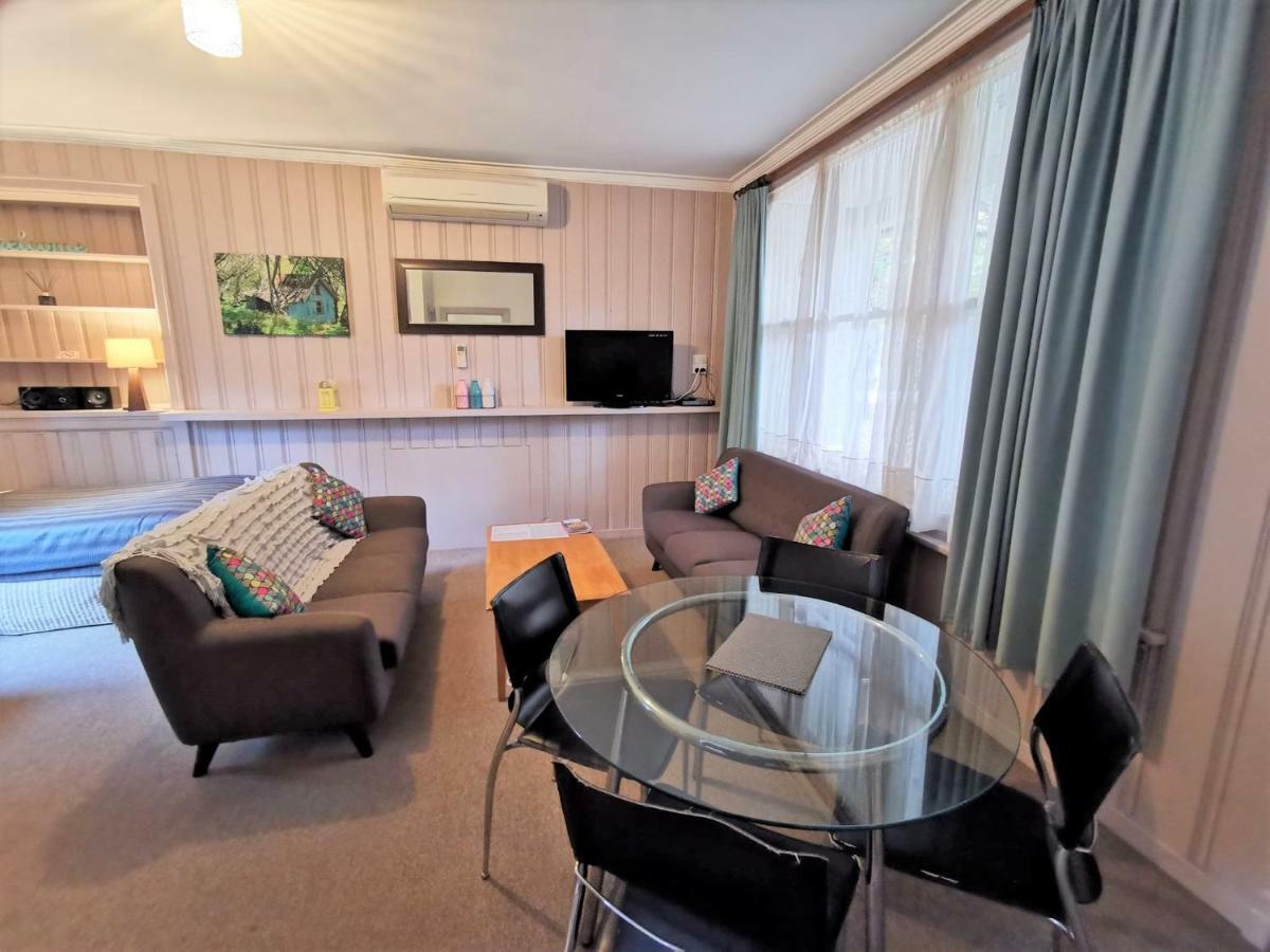Elm Lodge Bright Ngoại thất bức ảnh
